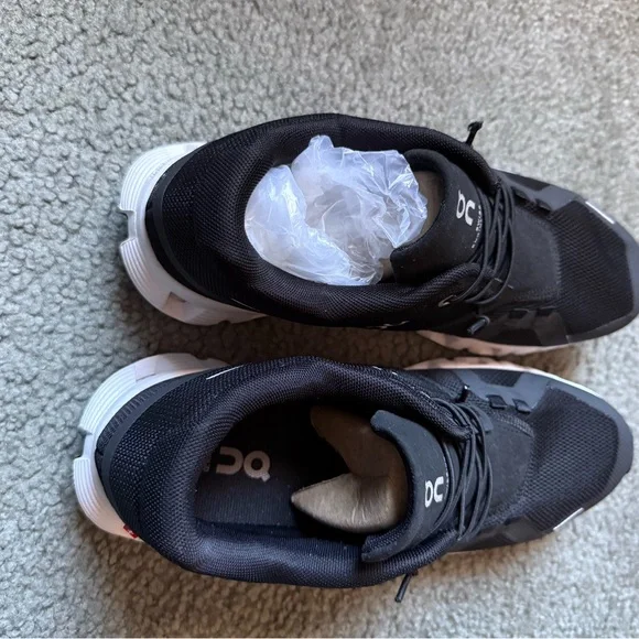 On Running Men's Black and White Sneakers - Picture 5 of 7